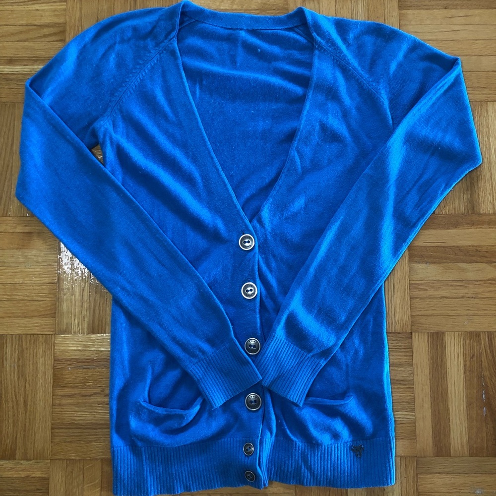 SALE‼️ 💙TNA Cardigan💙